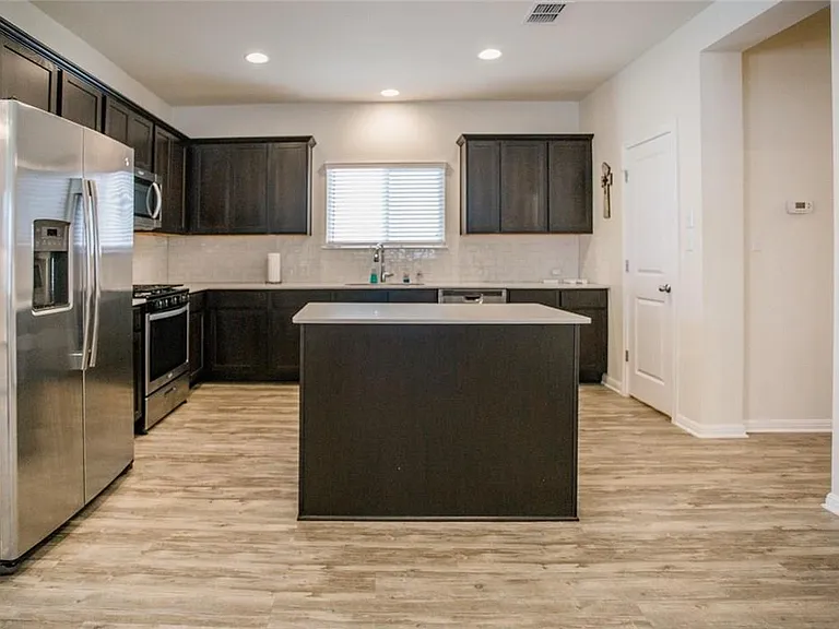242 Mossycup Dr — Photo 11
