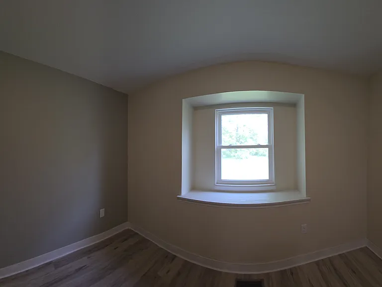1944 Loganberry Ln — Photo 6