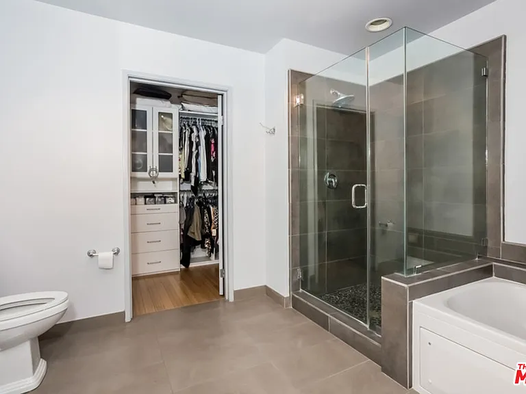 1130 S Flower St #416 — Photo 30