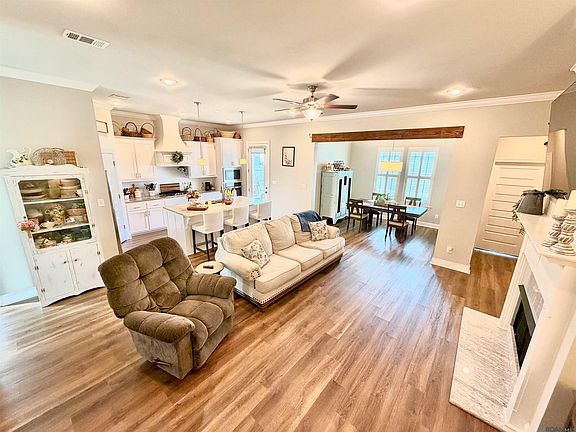 4th image of 24290 Cliftmere Ave