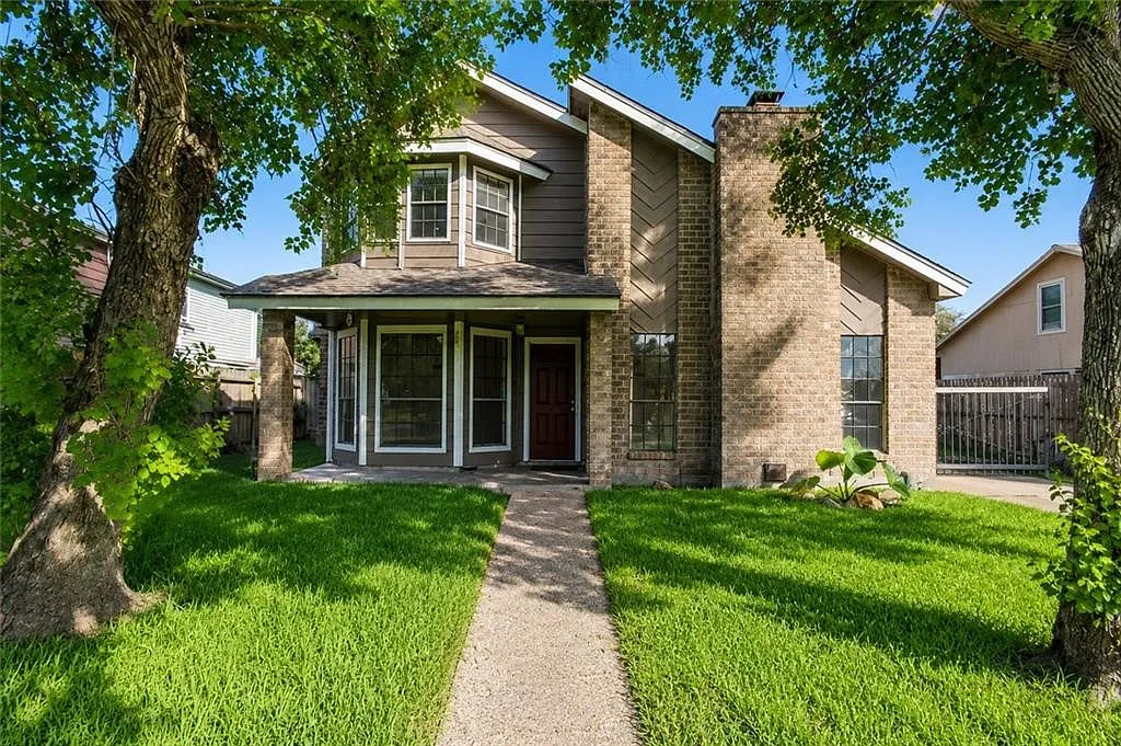 3 bed, 2.5 bath, 1693 sqft, $2,200 — Photo 1