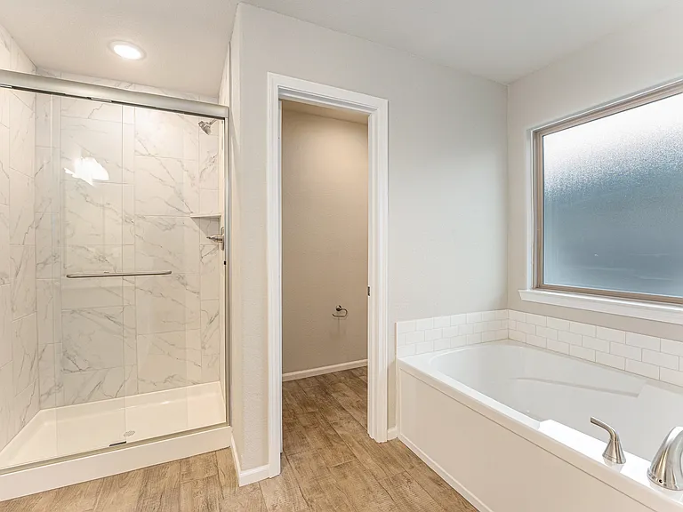 Primary bedroom's bathroom
