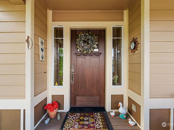 3rd image of 1398 Turquoise Court NE