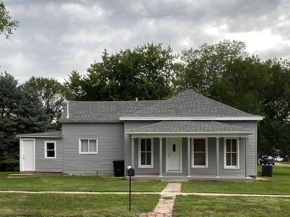707 N C St, Edgar, NE 68935