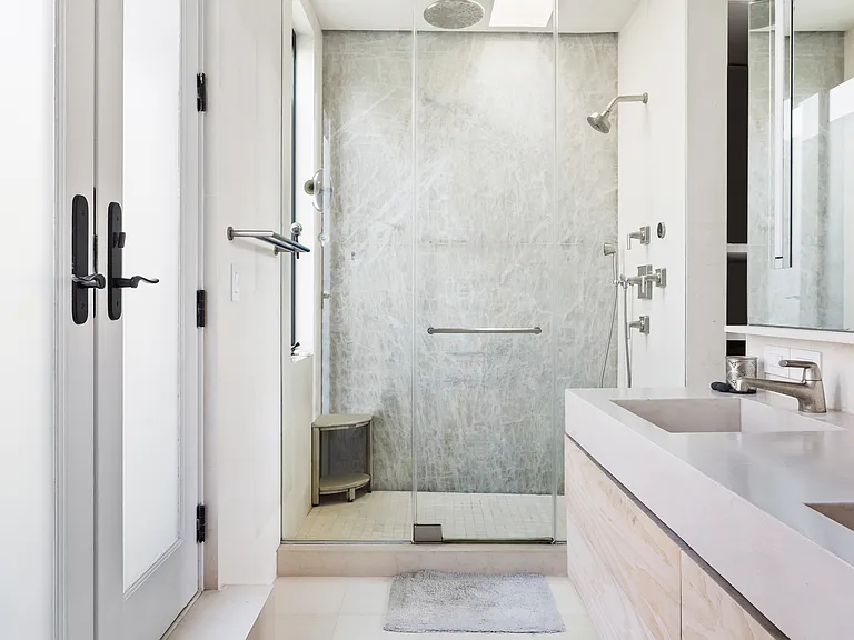 455 W 22nd St #PENTHOUSE — Photo 20