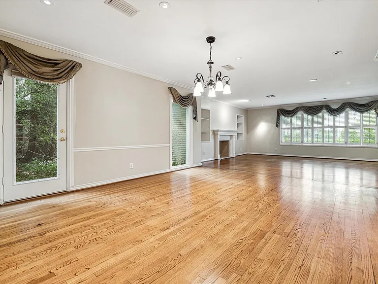5505 Holly Springs Dr — Photo 8
