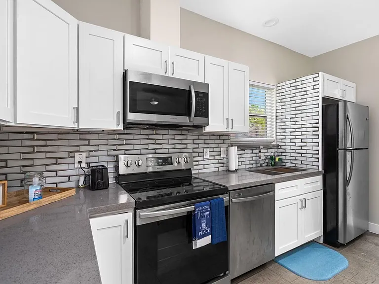 7101 Foster St #A — Photo 9