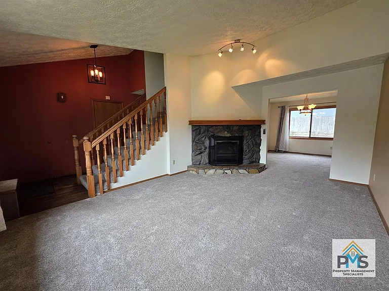8991 Rendon Dr — Photo 2