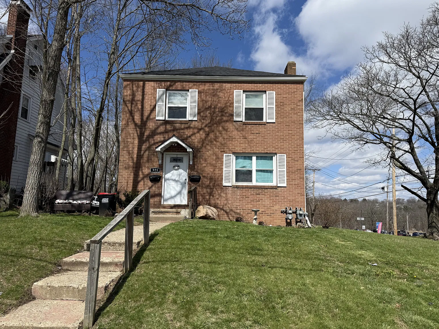 325 E Englewood Ave, New Castle, PA 16105-2169, Lawrence County - 325 E Englewood Unit 2 — Photo 1