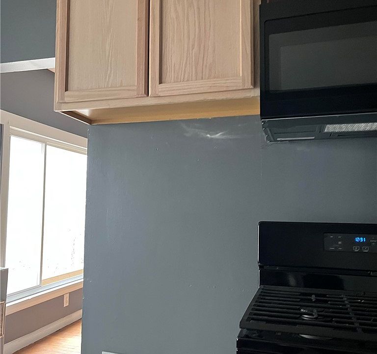 2nd image of 1435 Midland Ave #37