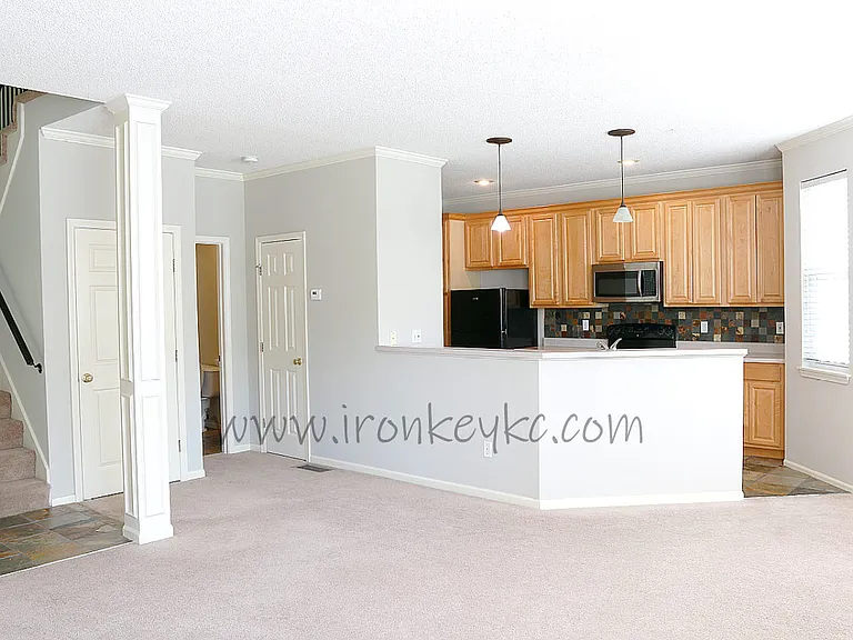 9221 Boehm Dr — Photo 5