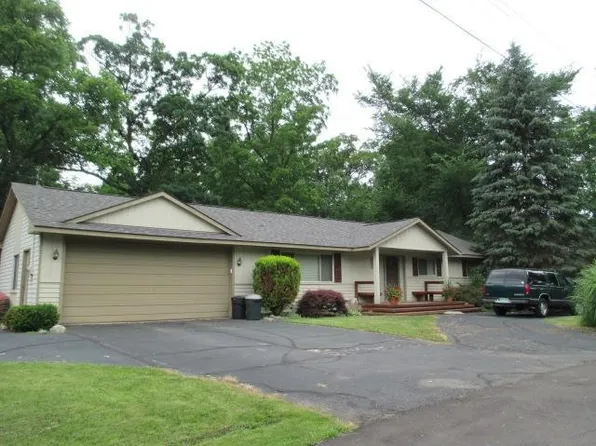 3832 Arcadia Dr, Orchard Lake, MI 48324