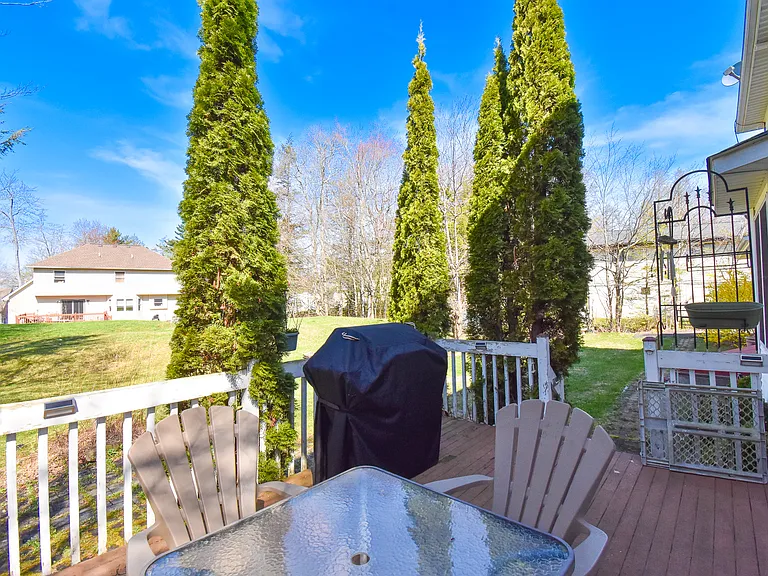 2570 Country Club Dr — Photo 6