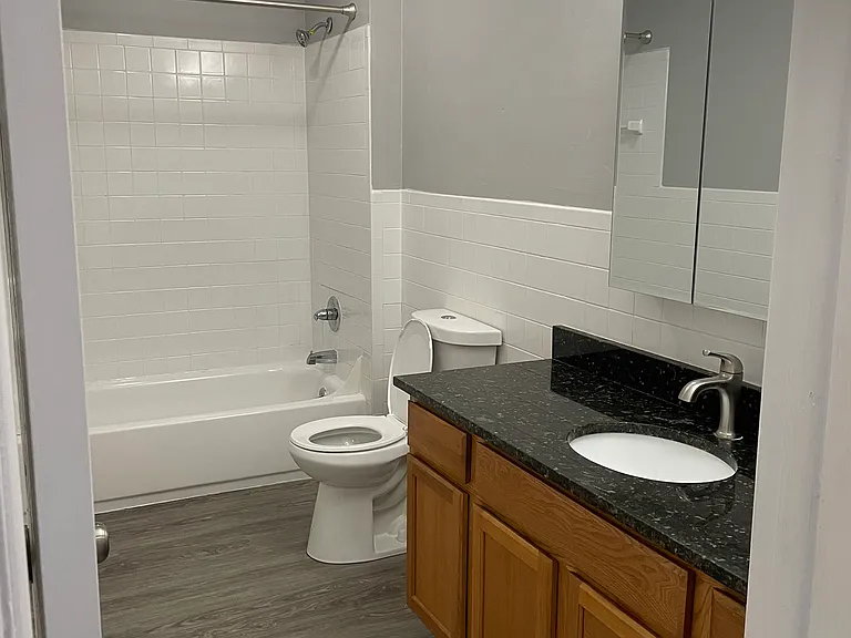 Marshfield Apartments — Photo 5