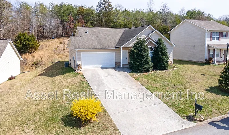 3 bed, 2.0 bath, 1511 sqft, $2,195 — Photo 4
