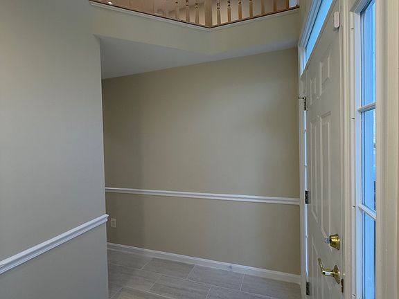 4th image of 25235 Dunvegan Sq