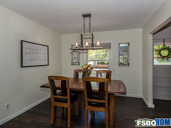 4th image of 3601 Greenbrier Dr