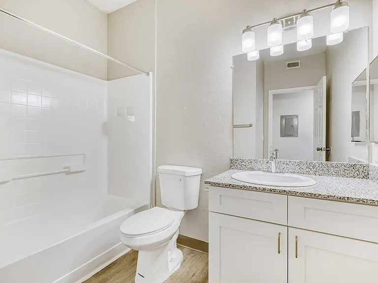 Worthington Point Apartments — Photo 60