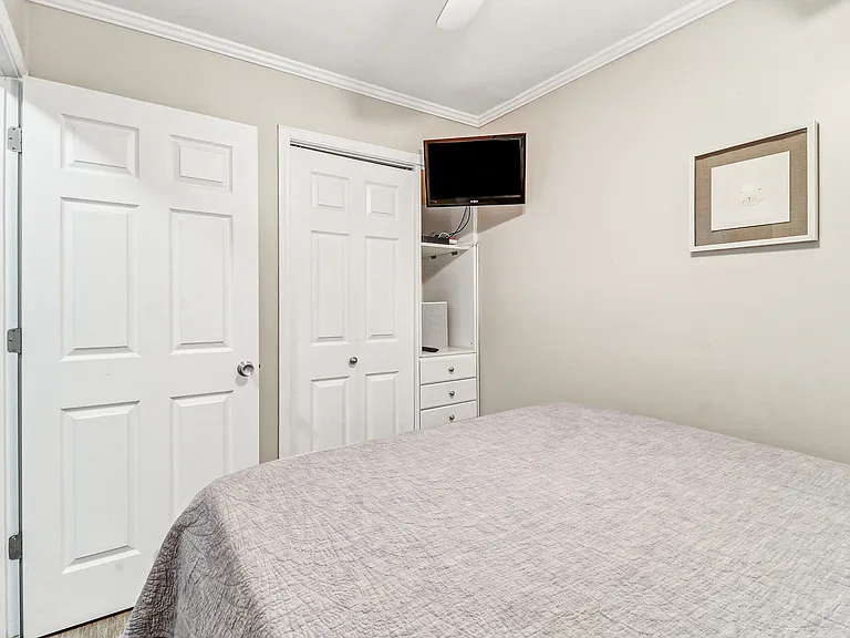 23 S Forest Beach Dr #142 — Photo 13