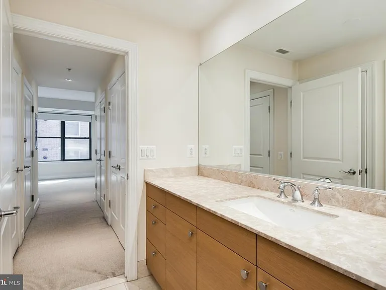 2425 L St NW #433 — Photo 19