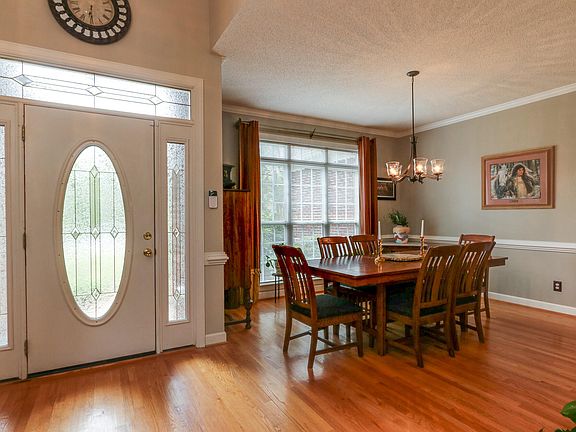 5th image of 135 Lake Point Dr