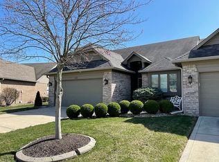653 Brook Dr, Greenwood, IN
