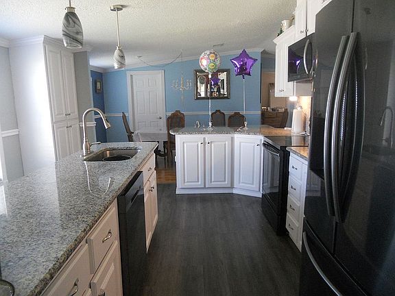 open kitchen to dining room