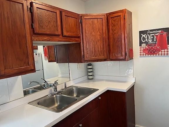 5th image of 2145 Pierce Street #101