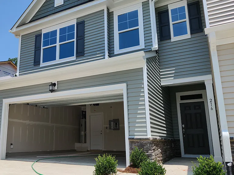 216 Hiking Hill Ln — Photo 3