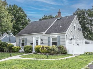 34 Vista Lane, Levittown, NY 11756