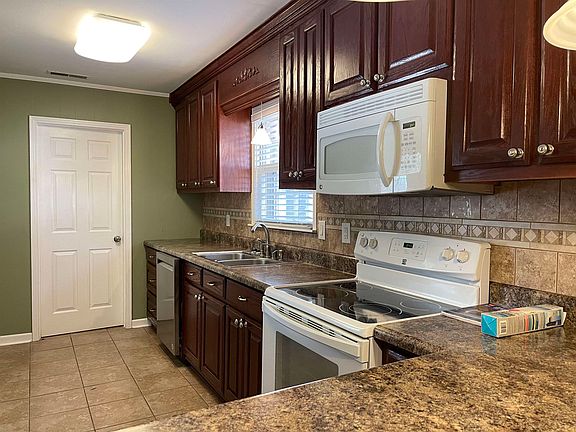 2nd image of 136 W Lakeside Dr
