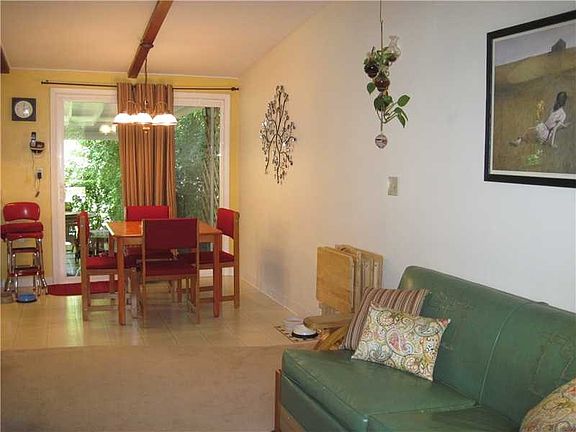 5th image of 2212 Lyndale Ln