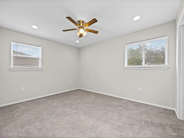 2615 Ektom Dr #C — Photo 14