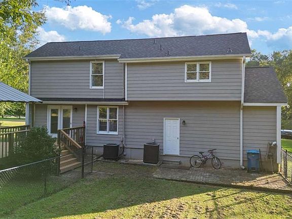 4th image of 359 Scenic Ln