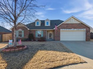 2108 S Javine Ct, Skiatook, OK 74070