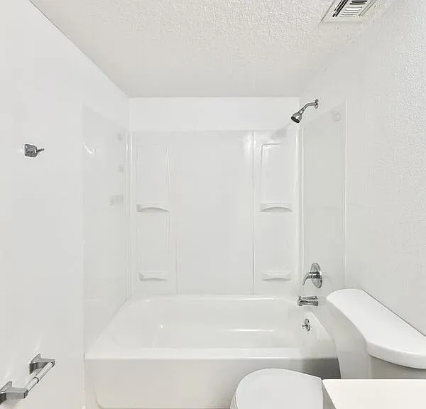 425 F St #2 — Photo 30