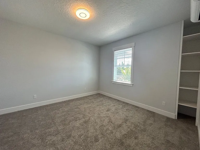 786 Maple St — Photo 13