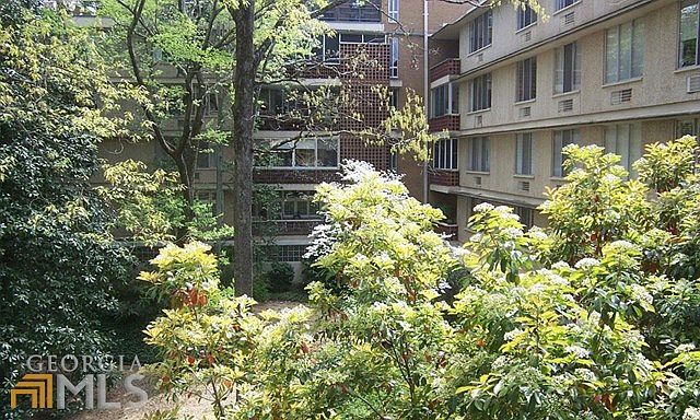 Complex center courtyard.