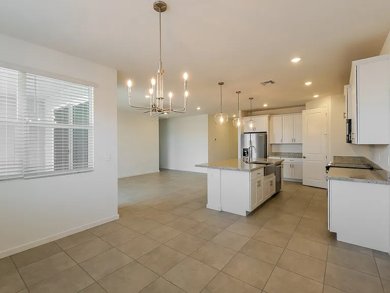 24477 W Grove St — Photo 7