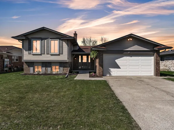 44254 Fair Oaks Dr, Canton, MI 48187