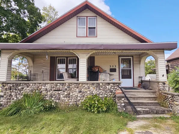 202 N Broadway St, Hastings, MI 49058