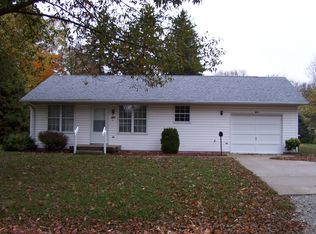 820 E Center St, Monticello, IL 61856