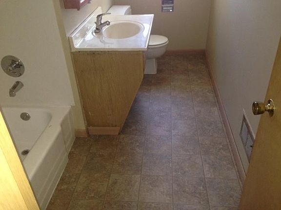 4th image of 2503 W Halsey Ave