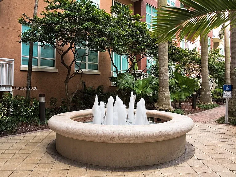 2000 N Bayshore Dr #211 — Photo 20