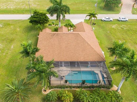 3rd image of 404 NW 35th Pl
