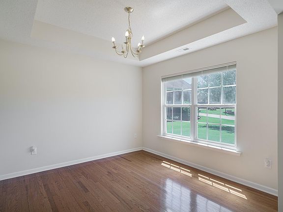 5th image of 820 Palomino Ct