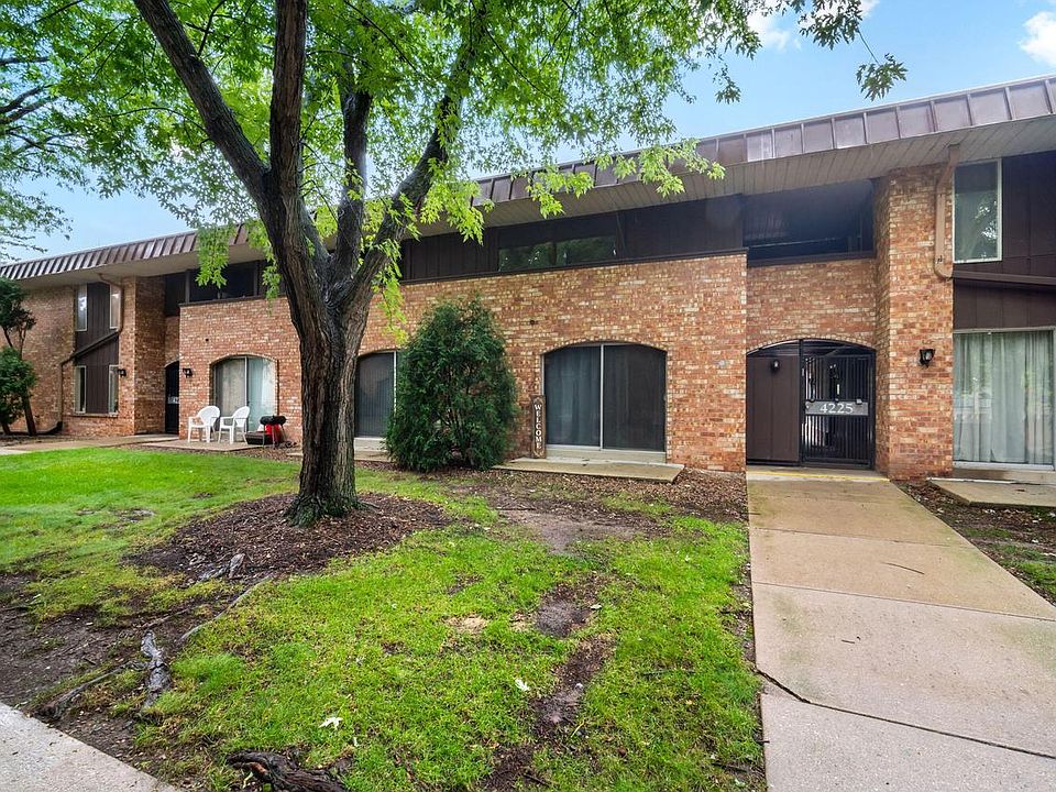 1st image of 4225 West River Edge CIRCLE #11