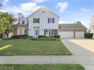 20 Ravenwood Cir, Bloomington, IL