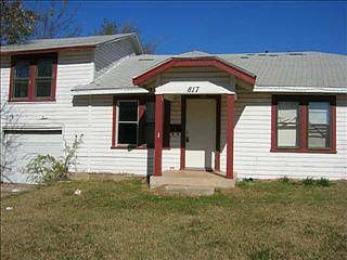 1st image of 817 SE 32nd St