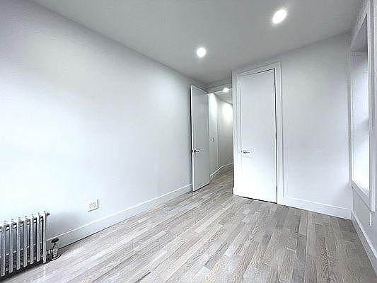 4th image of 4308 Broadway APT 3
